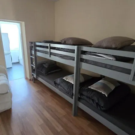 Schuetzen Apartment